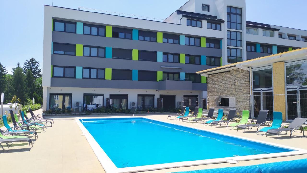 Aparthotel Pauzo Balaton Balatonföldvár Exterior foto