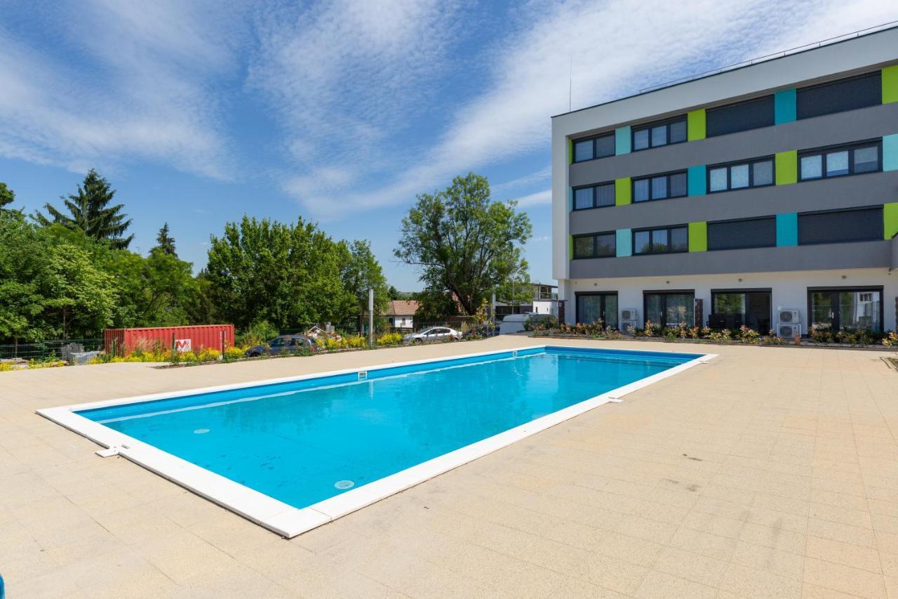 Aparthotel Pauzo Balaton Balatonföldvár Exterior foto
