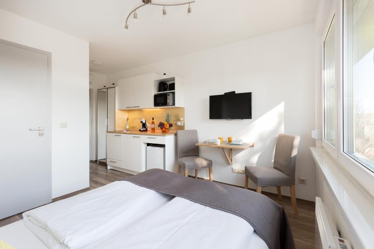 Aparthotel Pauzo Balaton Balatonföldvár Exterior foto